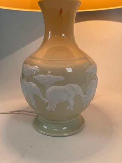 A. RAYNAUD & Cie.
Large porcelain lamp decorated...