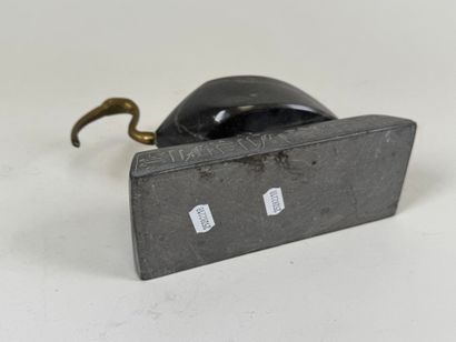 Ibis in hard stone and brass, the base decorated...