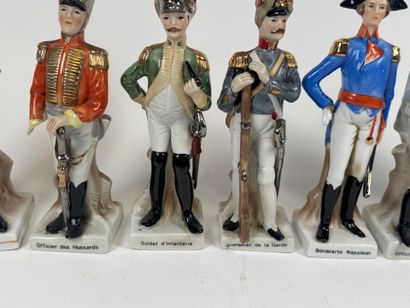 Collection of 7 polychrome and gold porcelain...
