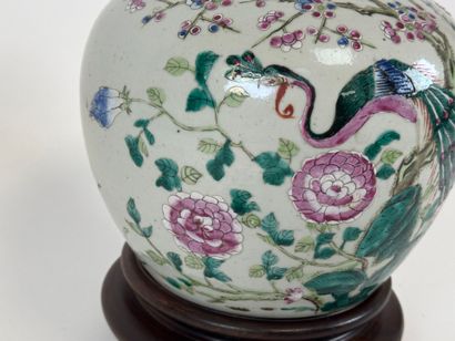ASIA, 20th century.
Polychrome porcelain...