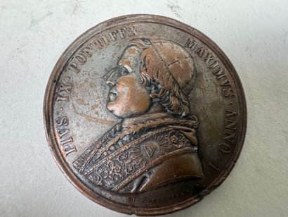 Lot of 9 bronze and silver medals.
19th century.
D....