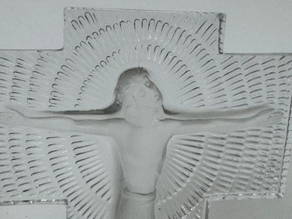 LALIQUE, France.
Crucifix.
Pressed-molded...