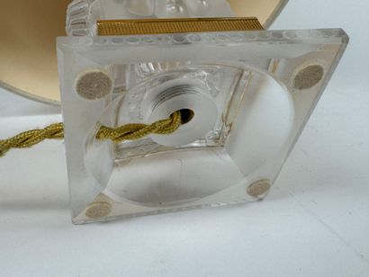 LALIQUE France.
Lamp base in partly satin-finished...