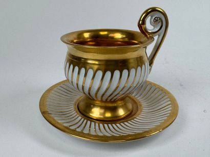 Large cup and saucer in white and gold porcelain,...
