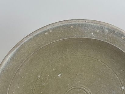 IRAN.
Hollow ceramic dish with green patina.
D....