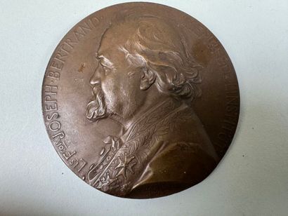 Lot of 5 bronze medals.
19th century.
D....