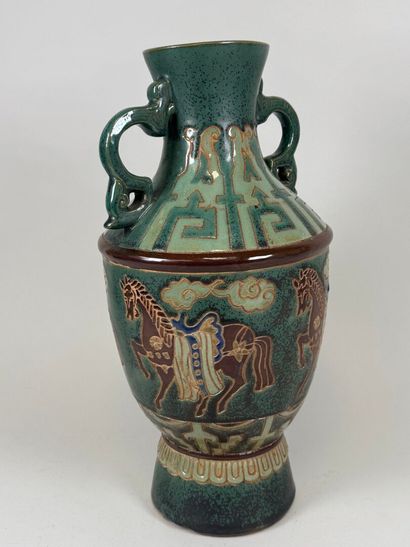 VIETNAM, 20th century.
Large polychrome ceramic...