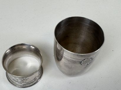 ERCUIS
Silver-plated shell-shaped tumbler....