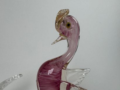 Lot including:
- MURANO, 20th century.
Bird.
Moulded,...