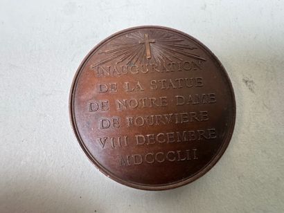 Lot of 9 bronze and silver medals.
19th century.
D....