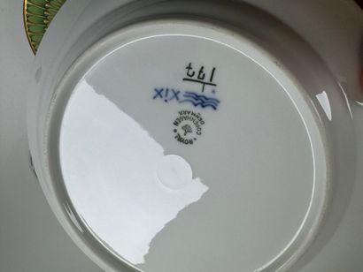 Porcelain lot including: 
-ROYAL COPENHAGEN.
Covered...