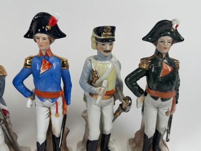 Collection of 7 polychrome and gold porcelain...