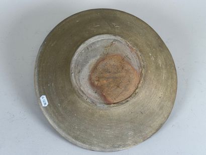 IRAN.
Hollow ceramic dish with green patina.
D....
