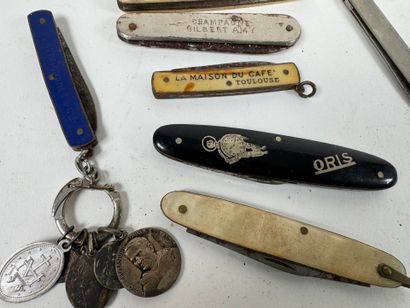 Collection of 7 advertising knives.
L. 8...