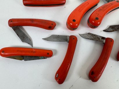 PRADINES - BAHCO.
Eight pocket knives or...