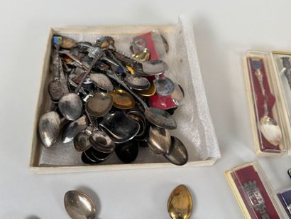 Important collection of small regionalist...