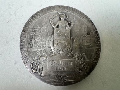Lot of 9 bronze and silver medals.
19th century.
D....