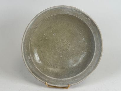 IRAN.
Hollow ceramic dish with green patina.
D....