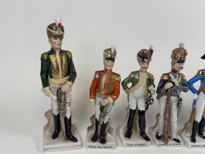 Collection of 7 polychrome and gold porcelain...