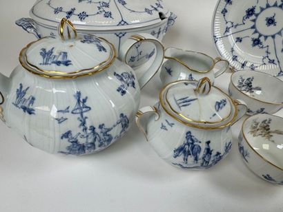 Porcelain lot including: 
-ROYAL COPENHAGEN.
Covered...
