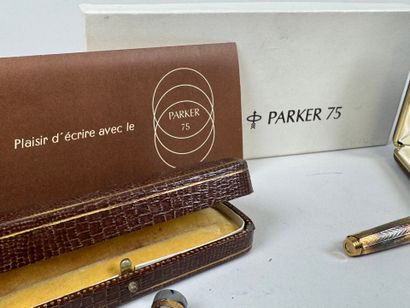 PARKER.
Gilt silver or vermeil fountain pen,...