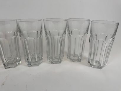 BACCARAT France. 
9 Harcourt cut-crystal...