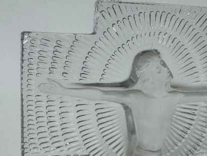LALIQUE, France.
Crucifix.
Pressed-molded...