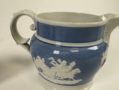 WEDGWOOD.
Set of three pieces in cookie on...