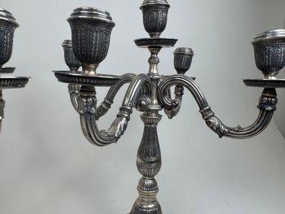 Paire de flambeaux en argent étranger à 4...