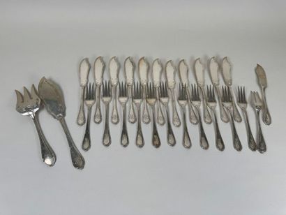 Série de 12 couverts de table et 2 couverts...