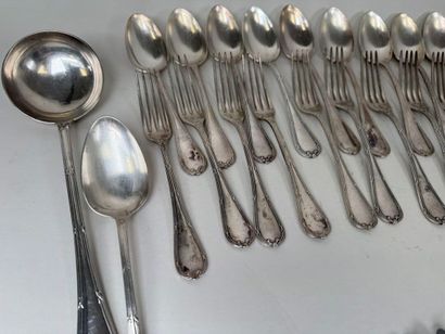 CHRISTOFLE.
Partie de ménagère en métal argenté...