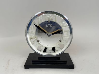 Léon HATOT (1883-1953) & ATO.
Pendulette...