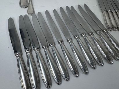 CHRISTOFLE.
Partie de ménagère en métal argenté...