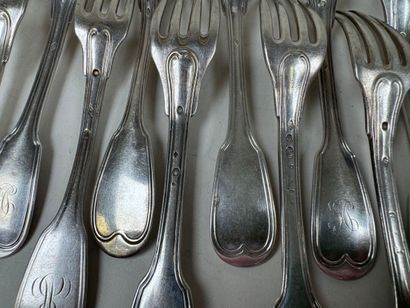 Ensemble de couverts en argent dépareillé,...