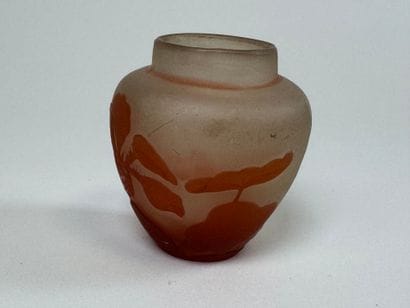 Émile GALLÉ (1846-1904).
Petit vase de forme...