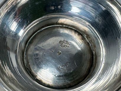 Timbale sur piédouche en argent, le buvant...
