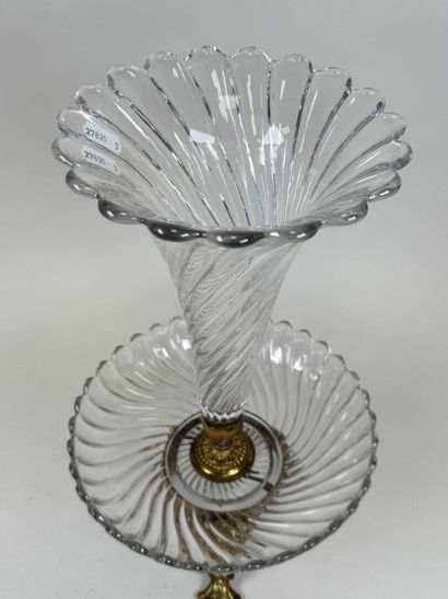 BACCARAT.
Centre de table composé d'une coupe...