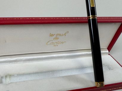 CARTIER.
Les Must de CARTIER.
Stylo bille...