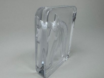 DAUM.
Presse-papier commémoratif en cristal...