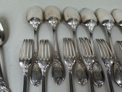 Ensemble de 11 fourchettes et 10 cuillères...
