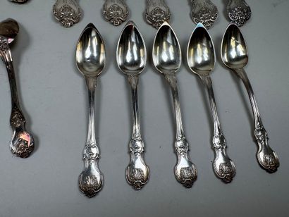 Série de 6 couverts de table et 6 petites...