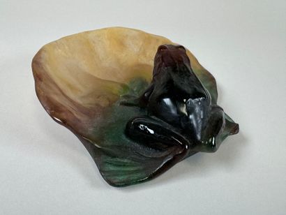 DAUM Nancy.
Vide-poche en pâte de verre polychrome...