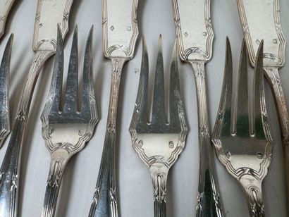 Série de 12 couverts de table et 2 couverts...