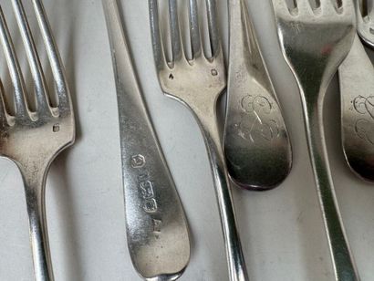Divers couverts de table en argent modèle...