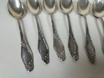 Série de 12 petites cuillères en argent 950/1000,...