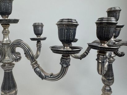 Paire de flambeaux en argent étranger à 4...