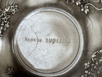 René LALIQUE (1860-1945).
Boîte à poudre...