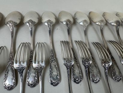Série de 12 couverts de table en argent 950/1000,...