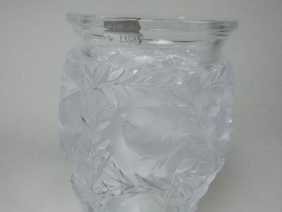 LALIQUE, France.
Modèle BAGATELLE.
Vase en...