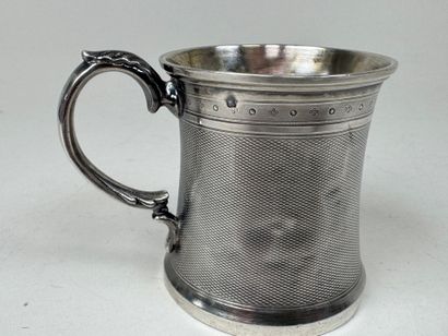 Tasse en argent 950/1000, poinçon Minerve,...